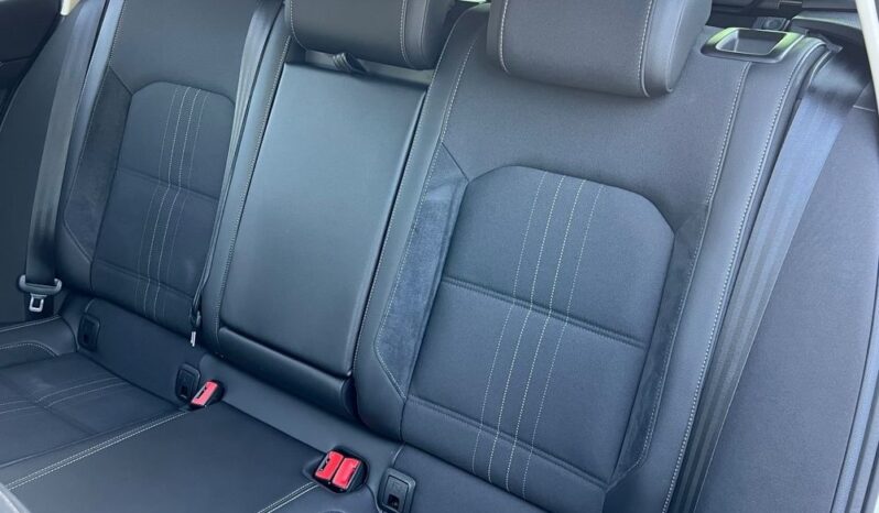 VOLKSWAGEN   Passat     190 KM    Automatyczna    4×4 (stały)    Biały full