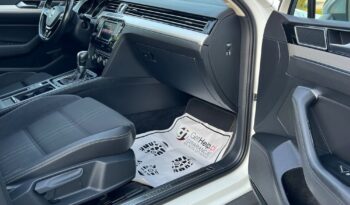 VOLKSWAGEN   Passat     190 KM    Automatyczna    4×4 (stały)    Biały full