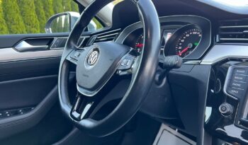 VOLKSWAGEN   Passat     190 KM    Automatyczna    4×4 (stały)    Biały full