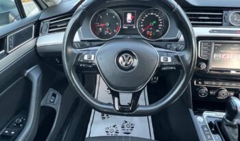 VOLKSWAGEN   Passat     190 KM    Automatyczna    4×4 (stały)    Biały full
