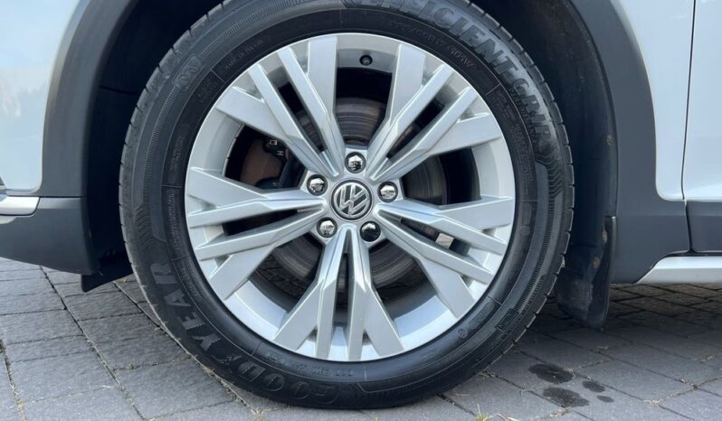 VOLKSWAGEN   Passat     190 KM    Automatyczna    4×4 (stały)    Biały full