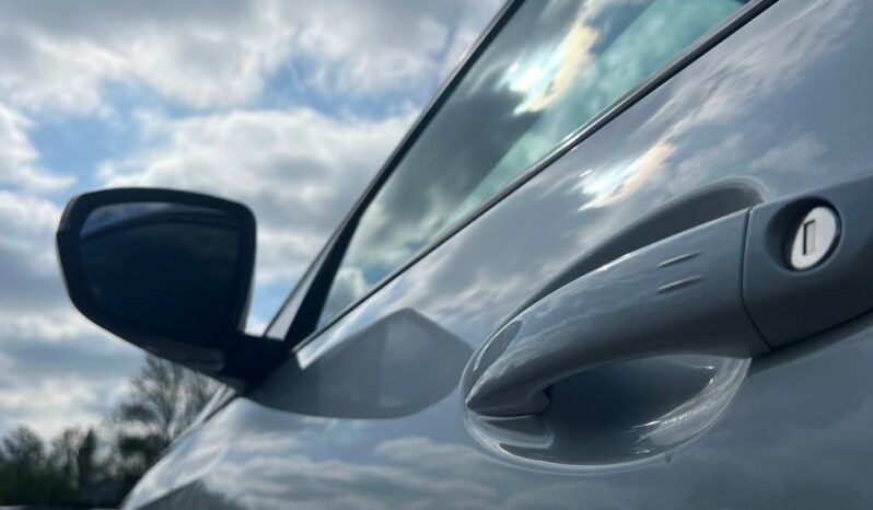 PEUGEOT   3008     165 KM    Automatyczna    FWD (przód)    Biały full