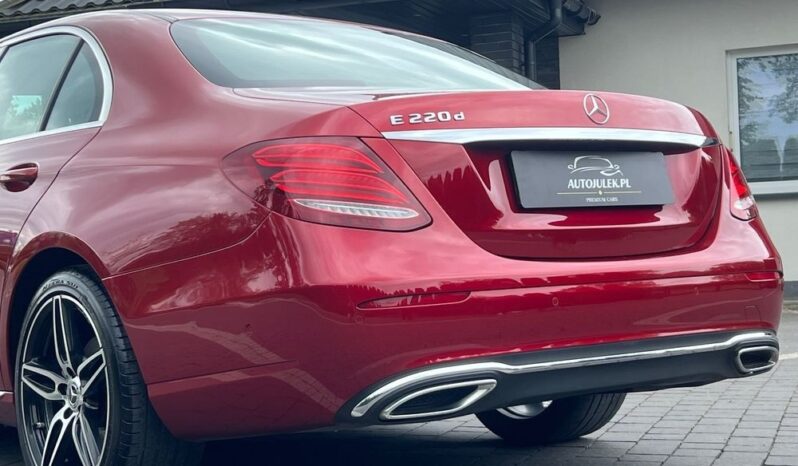 MERCEDES-BENZ   Klasa E    194 KM    Automatyczna    RWD (tył)    Bordowy full