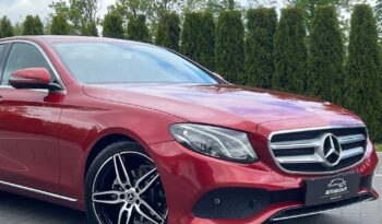 MERCEDES-BENZ   Klasa E    194 KM    Automatyczna    RWD (tył)    Bordowy full