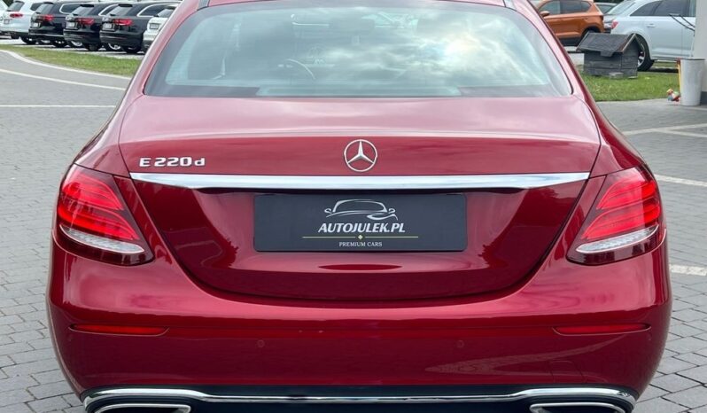 MERCEDES-BENZ   Klasa E    194 KM    Automatyczna    RWD (tył)    Bordowy full