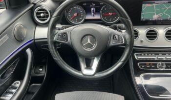 MERCEDES-BENZ   Klasa E    194 KM    Automatyczna    RWD (tył)    Bordowy full