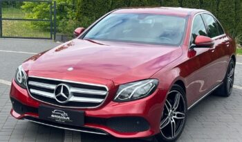 MERCEDES-BENZ   Klasa E    194 KM    Automatyczna    RWD (tył)    Bordowy full