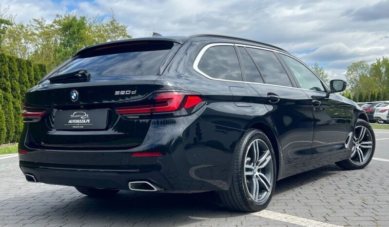 BMW   Seria 5    190 KM    Automatyczna    RWD (tył)    Czarny full