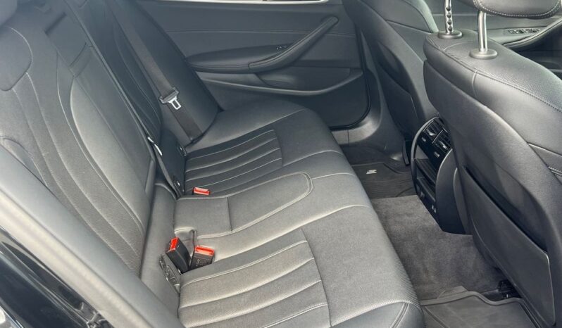 BMW   Seria 5    190 KM    Automatyczna    RWD (tył)    Czarny full