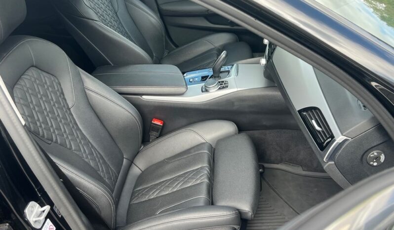BMW   Seria 5    190 KM    Automatyczna    RWD (tył)    Czarny full