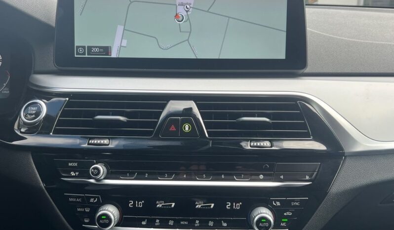 BMW   Seria 5    190 KM    Automatyczna    RWD (tył)    Czarny full