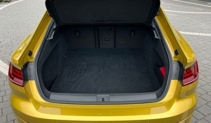 VOLKSWAGEN   Arteon     190 KM    Automatyczna    FWD (przód)    Złoty full