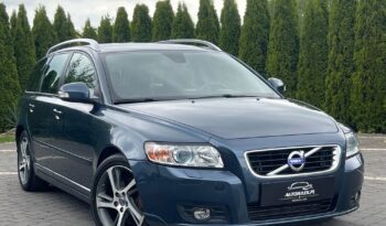 VOLVO   V50     115 KM    Manualna    FWD (przód)    Niebieski full
