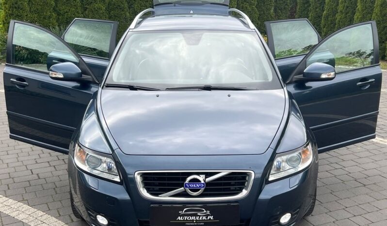 VOLVO   V50     115 KM    Manualna    FWD (przód)    Niebieski full