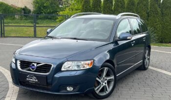 VOLVO   V50     115 KM    Manualna    FWD (przód)    Niebieski full