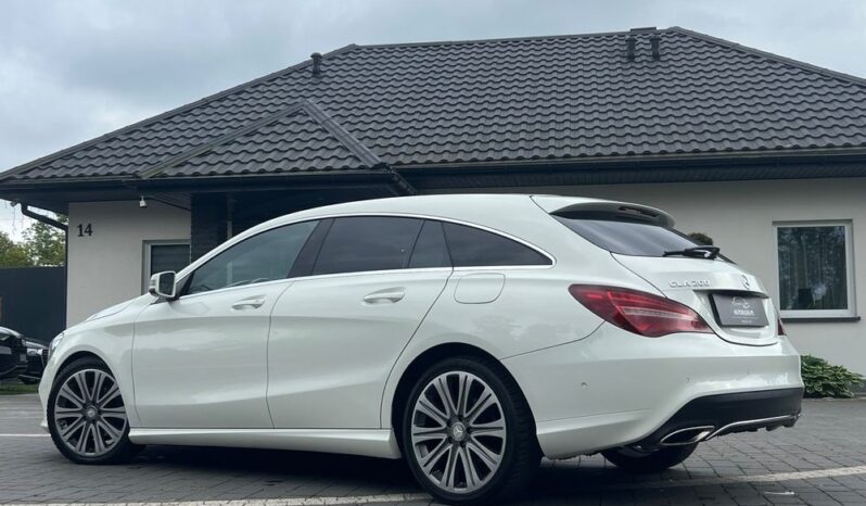MERCEDES-BENZ   CLA     156 KM    Automatyczna    FWD (przód)    Biały full