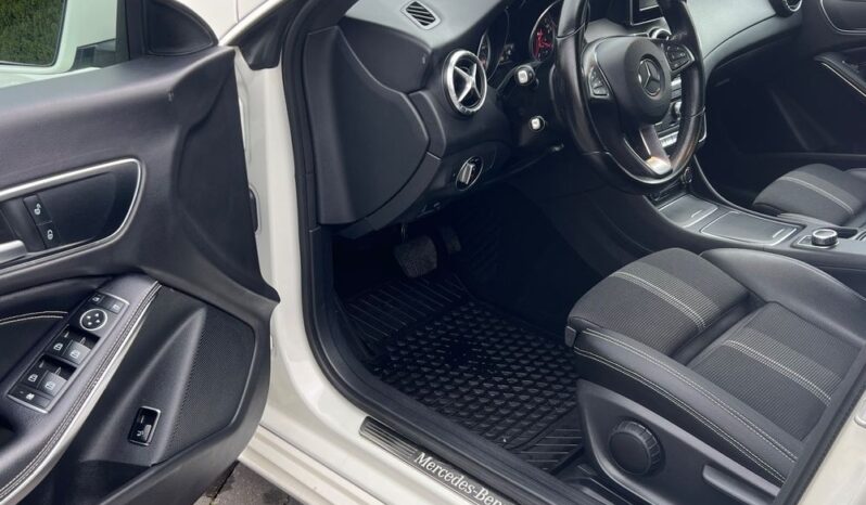 MERCEDES-BENZ   CLA     156 KM    Automatyczna    FWD (przód)    Biały full