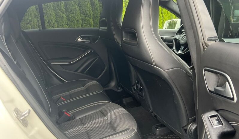 MERCEDES-BENZ   CLA     156 KM    Automatyczna    FWD (przód)    Biały full