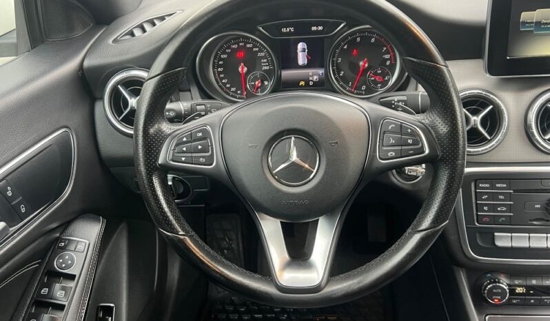 MERCEDES-BENZ   CLA     156 KM    Automatyczna    FWD (przód)    Biały full