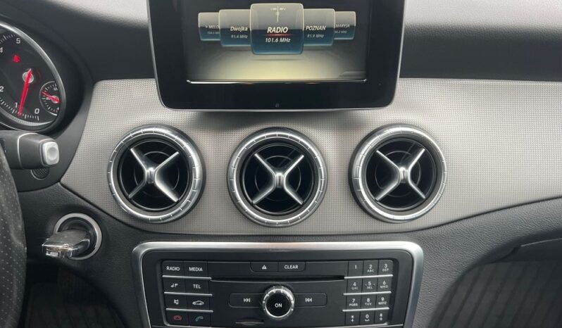 MERCEDES-BENZ   CLA     156 KM    Automatyczna    FWD (przód)    Biały full
