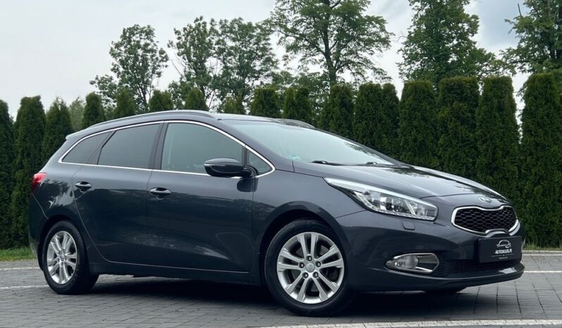 KIA   Ceed     135 KM    Manualna    FWD (przód)    Szary full