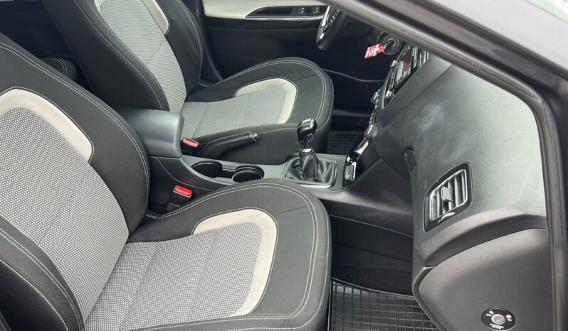 KIA   Ceed     135 KM    Manualna    FWD (przód)    Szary full