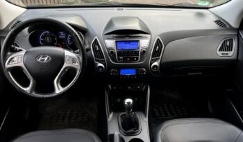 HYUNDAI ix35  | FWD (przód) | Manualna | 114 KM | Czarny full