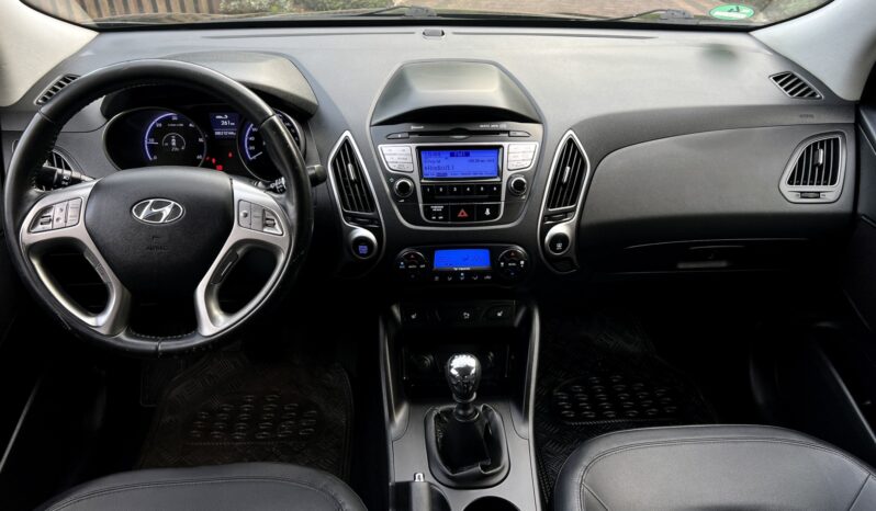 HYUNDAI ix35  | FWD (przód) | Manualna | 114 KM | Czarny full