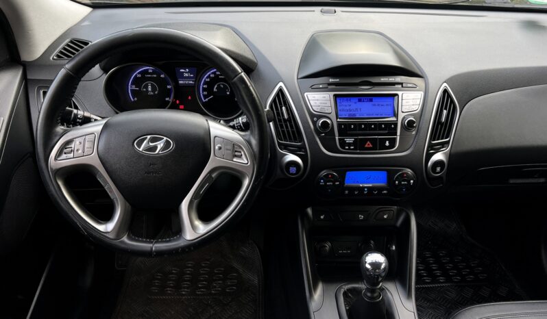 HYUNDAI ix35  | FWD (przód) | Manualna | 114 KM | Czarny full