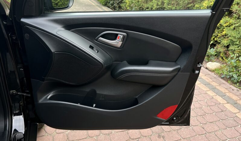 HYUNDAI ix35  | FWD (przód) | Manualna | 114 KM | Czarny full