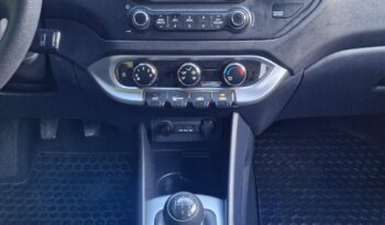 KIA Rio  | FWD (przód) | Manualna | 85 KM | Czarny full