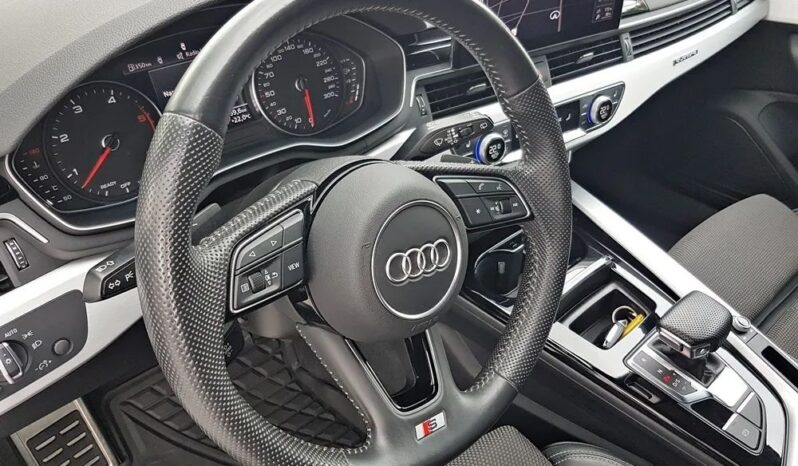 AUDI A4  | 4×4 (stały) | Automatyczna | 231 KM | Szary full