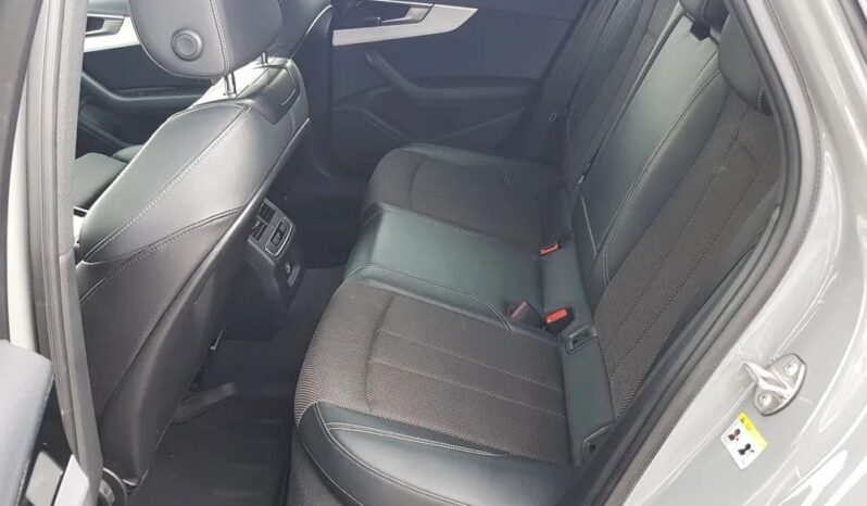 AUDI A4  | 4×4 (stały) | Automatyczna | 231 KM | Szary full