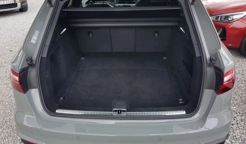 AUDI A4  | 4×4 (stały) | Automatyczna | 231 KM | Szary full