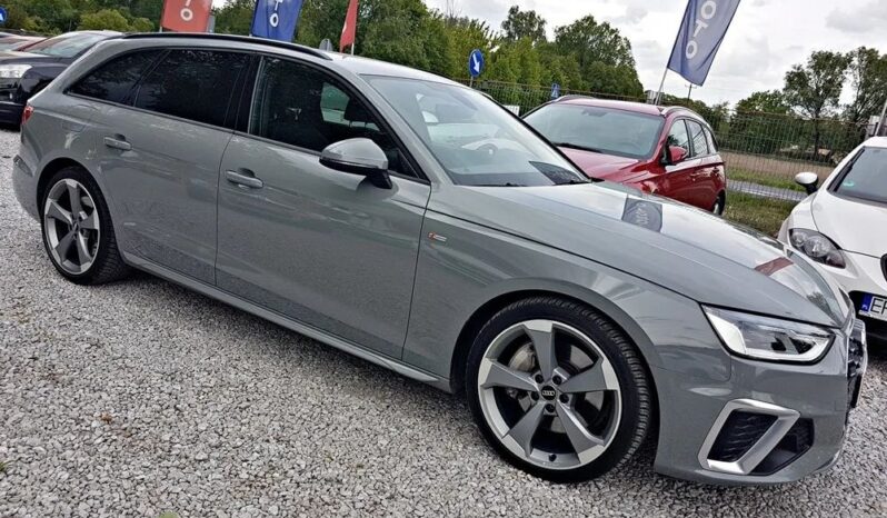 AUDI A4  | 4×4 (stały) | Automatyczna | 231 KM | Szary full