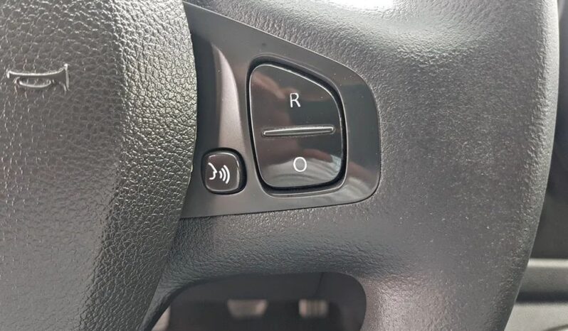 RENAULT Trafic | FWD (przód) | Manualna | 115 KM | Biały full