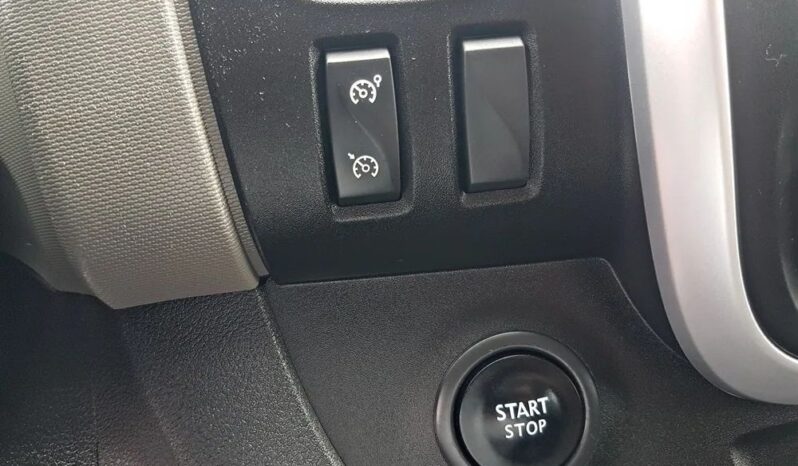 RENAULT Trafic | FWD (przód) | Manualna | 115 KM | Biały full