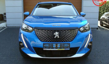PEUGEOT   2008     130 KM    Automatyczna    FWD (przód)    Niebieski full