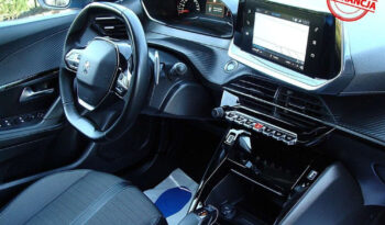 PEUGEOT   2008     130 KM    Automatyczna    FWD (przód)    Niebieski full