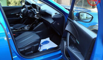 PEUGEOT   2008     130 KM    Automatyczna    FWD (przód)    Niebieski full