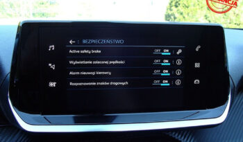 PEUGEOT   2008     130 KM    Automatyczna    FWD (przód)    Niebieski full