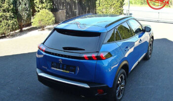 PEUGEOT   2008     130 KM    Automatyczna    FWD (przód)    Niebieski full