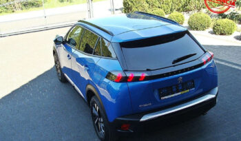 PEUGEOT   2008     130 KM    Automatyczna    FWD (przód)    Niebieski full