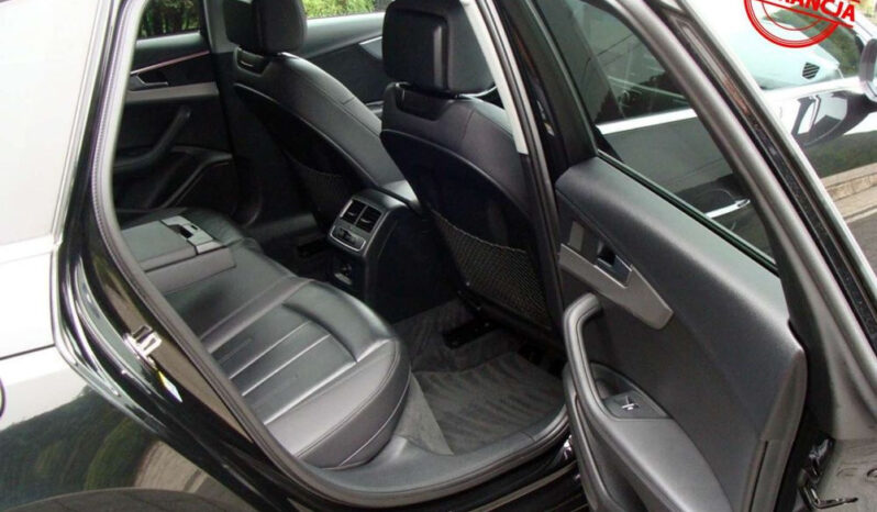 AUDI   A4     190 KM    Automatyczna    4×4 (stały)    Czarny full