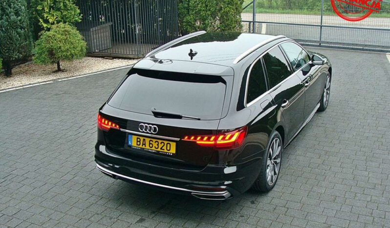 AUDI   A4     190 KM    Automatyczna    4×4 (stały)    Czarny full