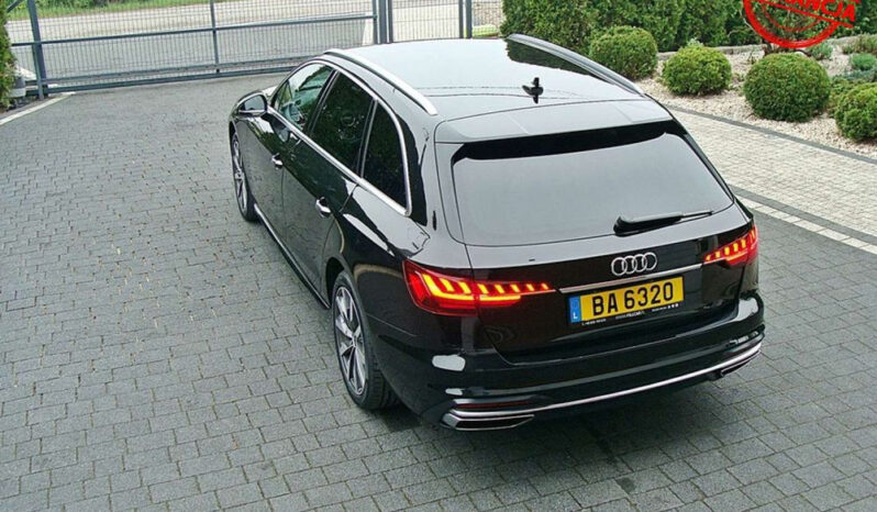 AUDI   A4     190 KM    Automatyczna    4×4 (stały)    Czarny full