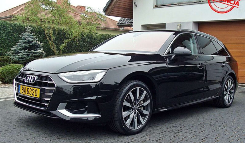 AUDI   A4     190 KM    Automatyczna    4×4 (stały)    Czarny full