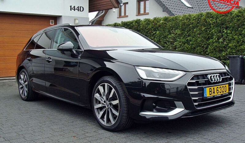 AUDI   A4     190 KM    Automatyczna    4×4 (stały)    Czarny full