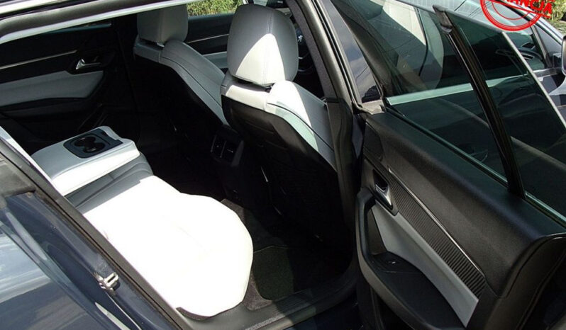 PEUGEOT   508     163 KM    Automatyczna    FWD (przód)    Szary full