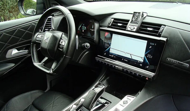 DS Automobiles   DS 7 Crossback    200 KM    Automatyczna    4×4 (stały)    Fioletowy full